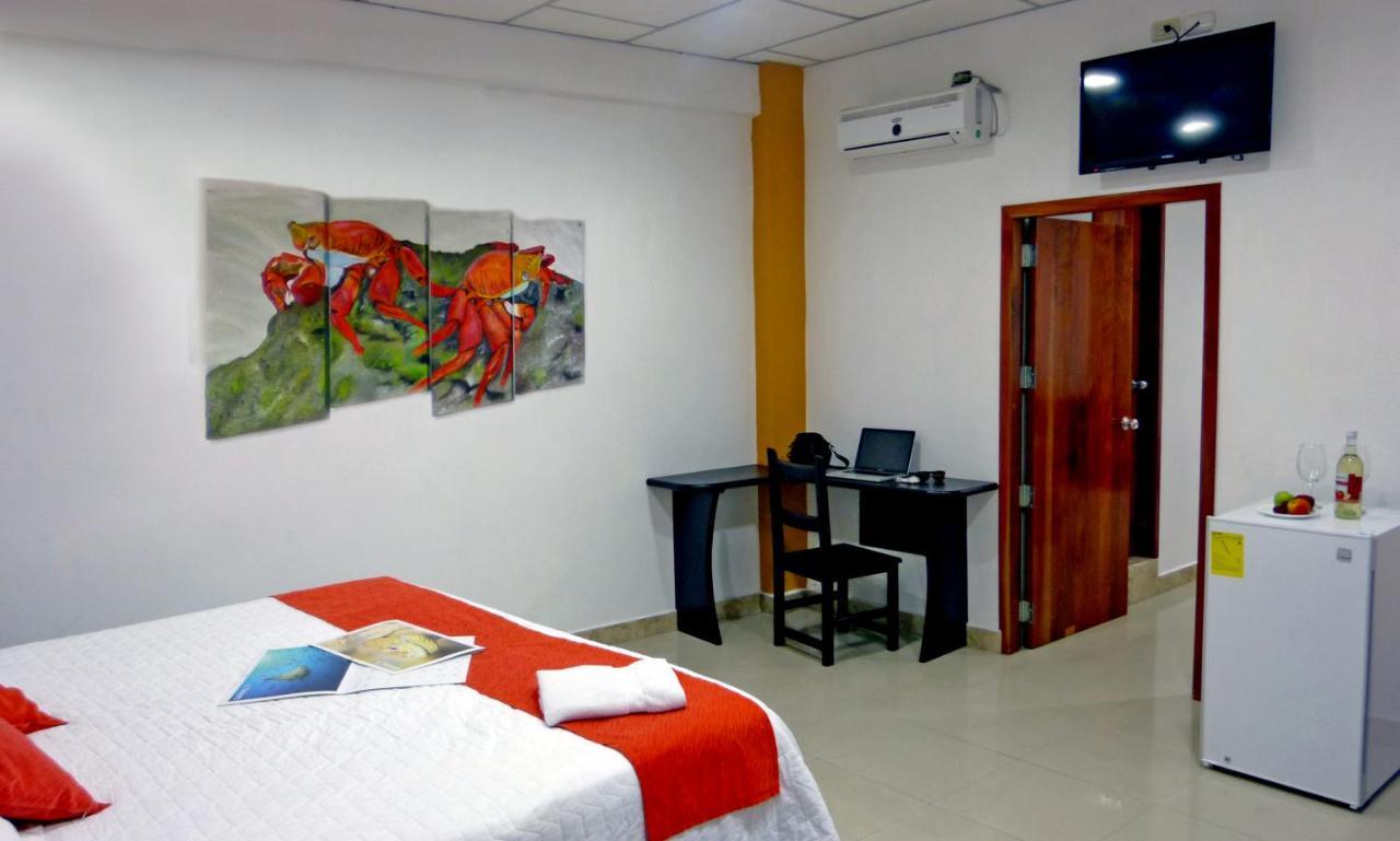 Hospedaje Brisas Del Pacifico Puerto Ayora (Galapagos Islands) Exterior foto
