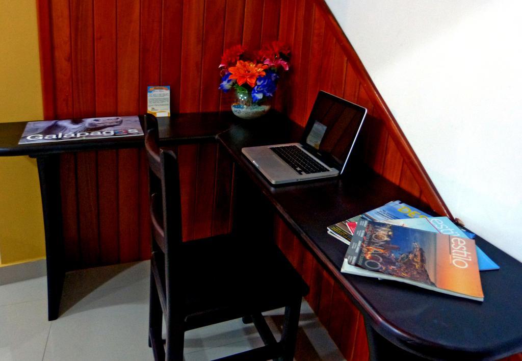 Hospedaje Brisas Del Pacifico Puerto Ayora (Galapagos Islands) Exterior foto