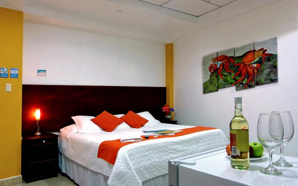Hospedaje Brisas Del Pacifico Puerto Ayora (Galapagos Islands) Exterior foto