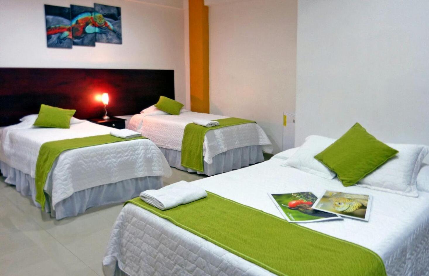 Hospedaje Brisas Del Pacifico Puerto Ayora (Galapagos Islands) Exterior foto