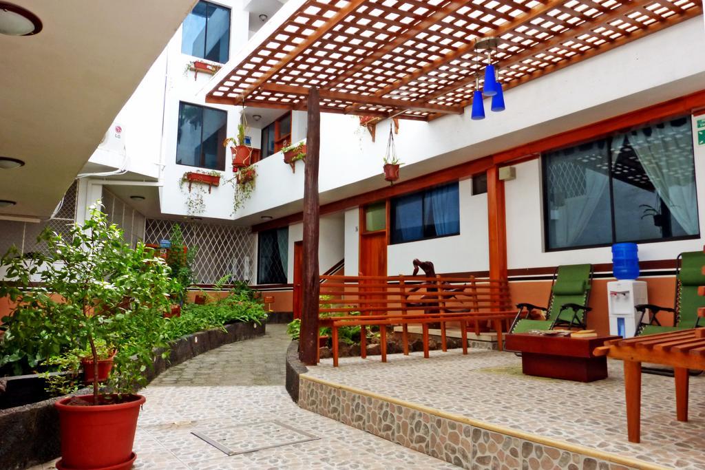 Hospedaje Brisas Del Pacifico Puerto Ayora (Galapagos Islands) Exterior foto